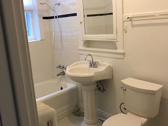 5th image of 646 S East Ave #2