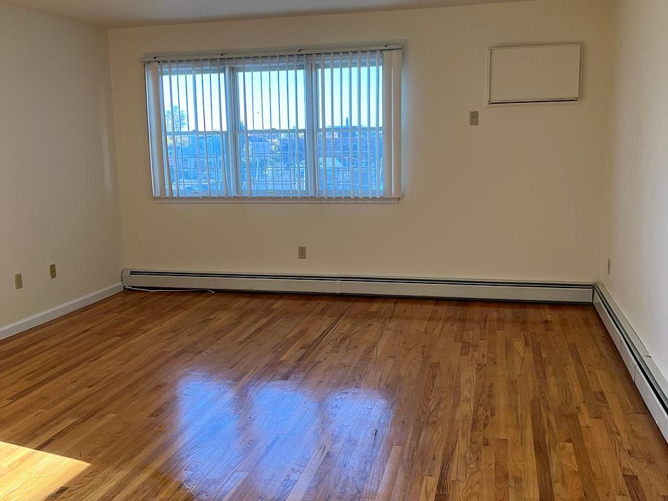 1st image of 91 Fortfield Ave APT 2B