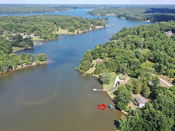 5th image of 136 Mountain Shore Dr