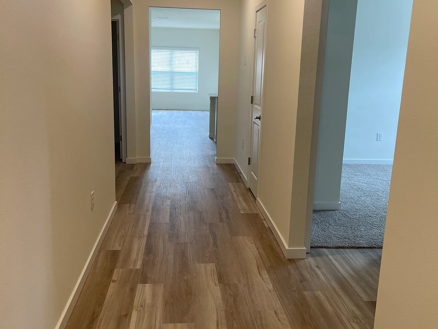 4 bed, 1774 sqft, $2,595 — Photo 2