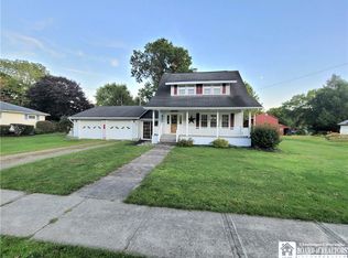 31 Sinclair Dr, Sinclairville, NY 14782