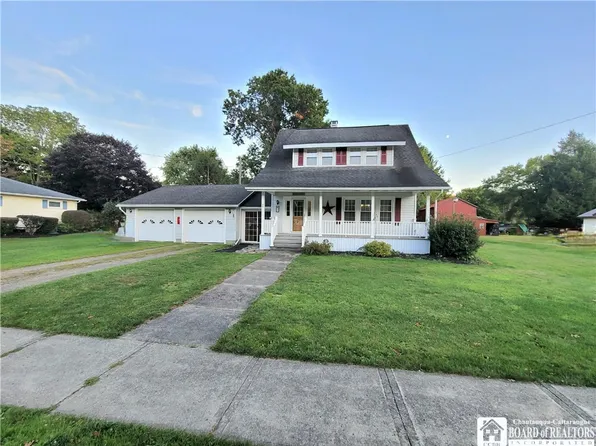 31 Sinclair Dr, Sinclairville, NY 14782