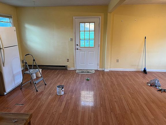 3rd image of 628 Barefoot Dr
