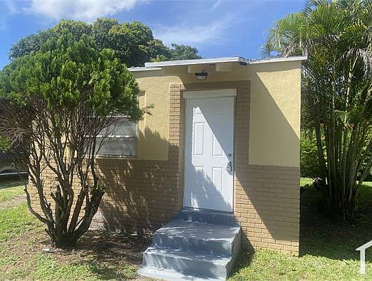 1st image of 1924 NW 28th St #1