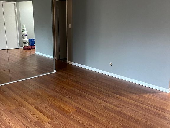4th image of 2807 Pembroke Ln #C16