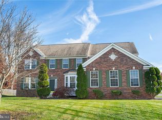 15 Conewago Ct, Falling Waters, WV 25419
