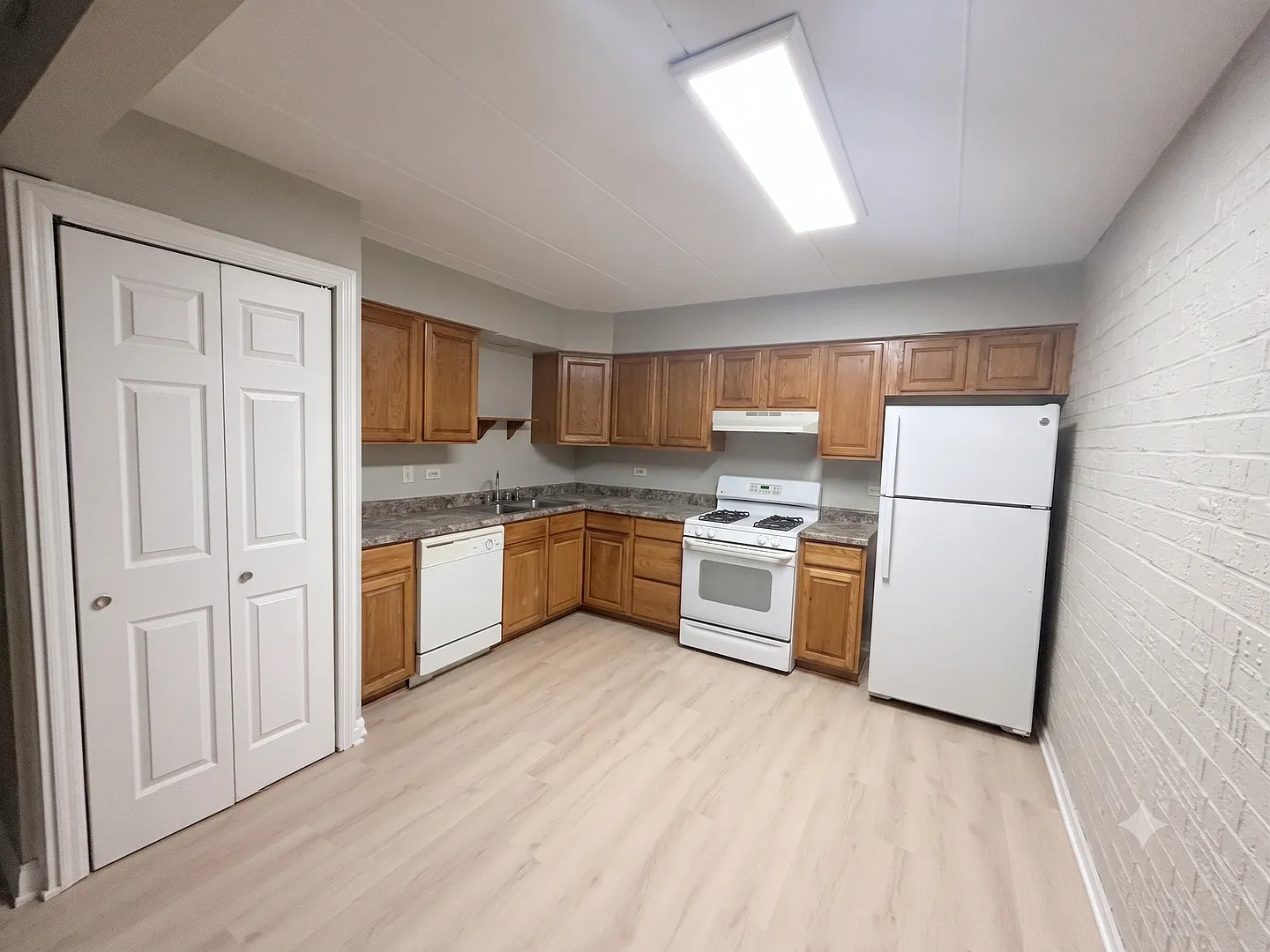 124 E Bailey Rd — Photo 4