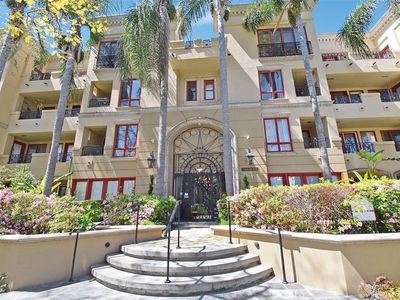 411 N Oakhurst Dr Unit 102, Beverly Hills, CA, 90210