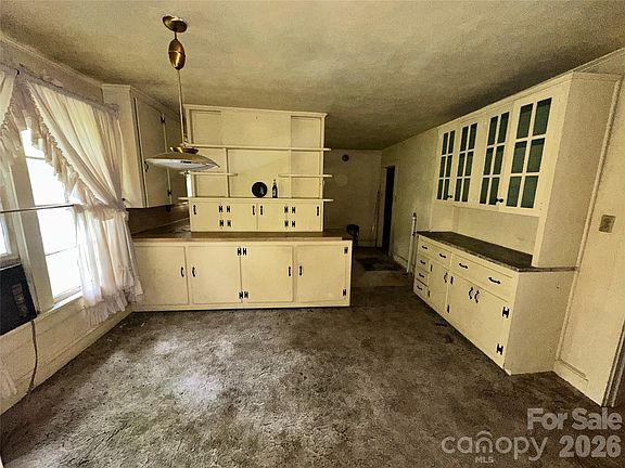 5th image of 1611 W 5th Ave