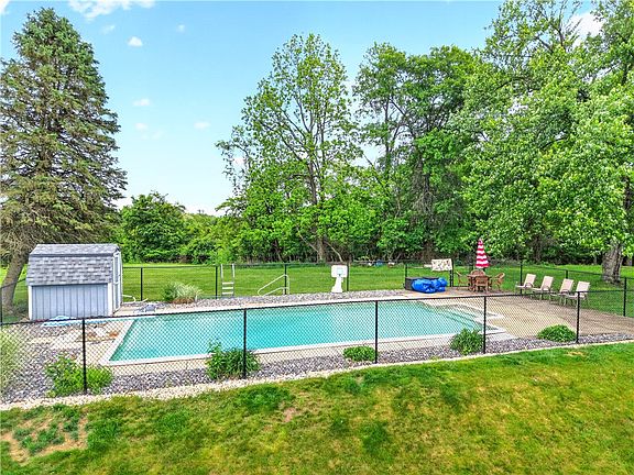 5th image of 344 Lincoln Hall Rd