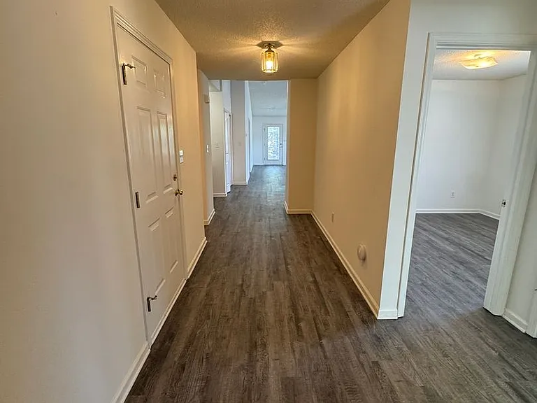 132 Springwood Ln — Photo 2