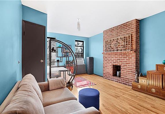 2nd image of 26 Cornelia St APT 18