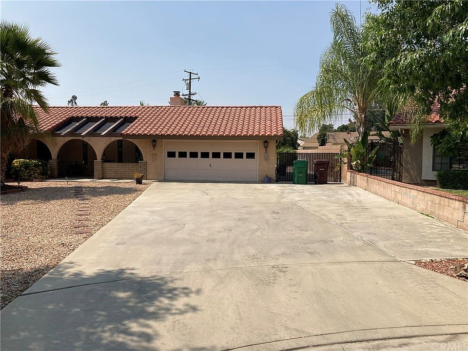 2nd image of 26541 Princeton St