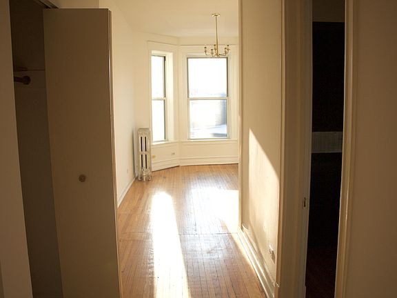 2nd image of 2238 N Lincoln Ave #2B