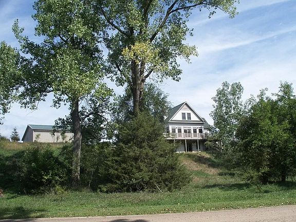 3rd image of 511 E Southern Rd