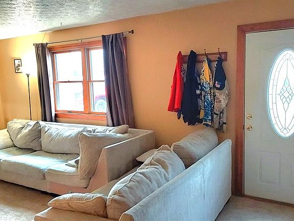 3rd image of 5866 Fairdale Dr