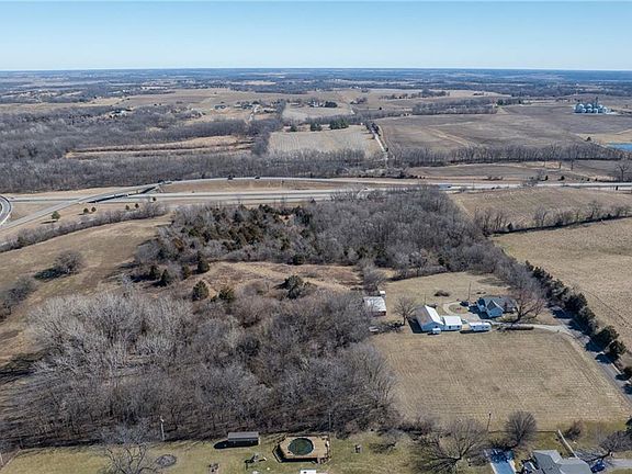 3rd image of 4211 SE Cunningham Rd