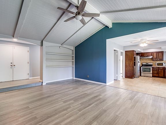 4th image of 15706 Regal Hill Cir