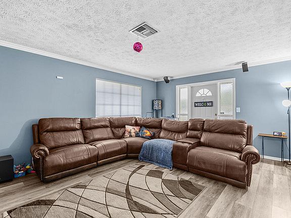 4th image of 1831 SE Lennard Road
