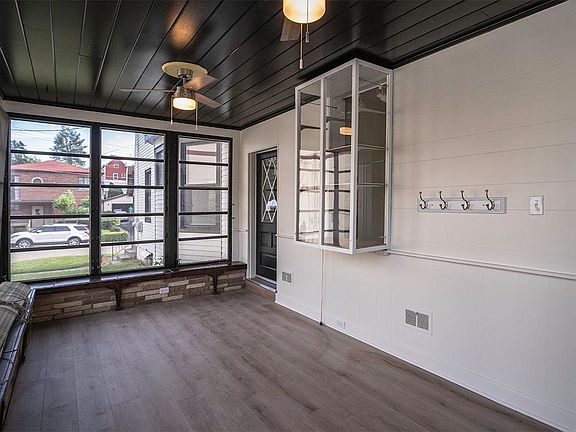 5th image of 180 Meadow Ave
