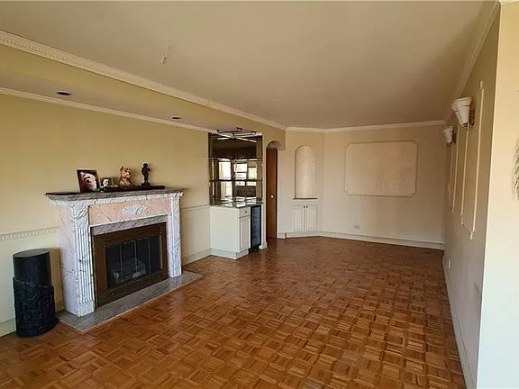 5th image of 2915 W 5th St APT 17F