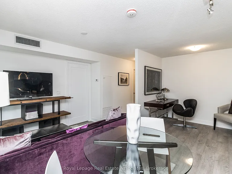 9 Mabelle Ave #1325 — Photo 8
