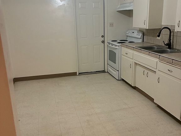 2nd image of 717 Lincoln Ave