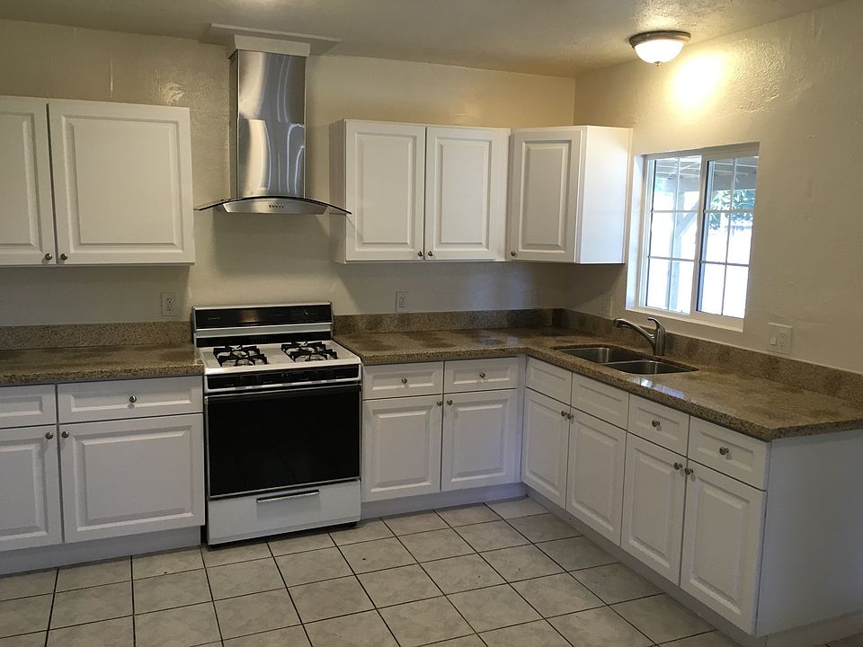 2nd image of 1037 Laurel Ave