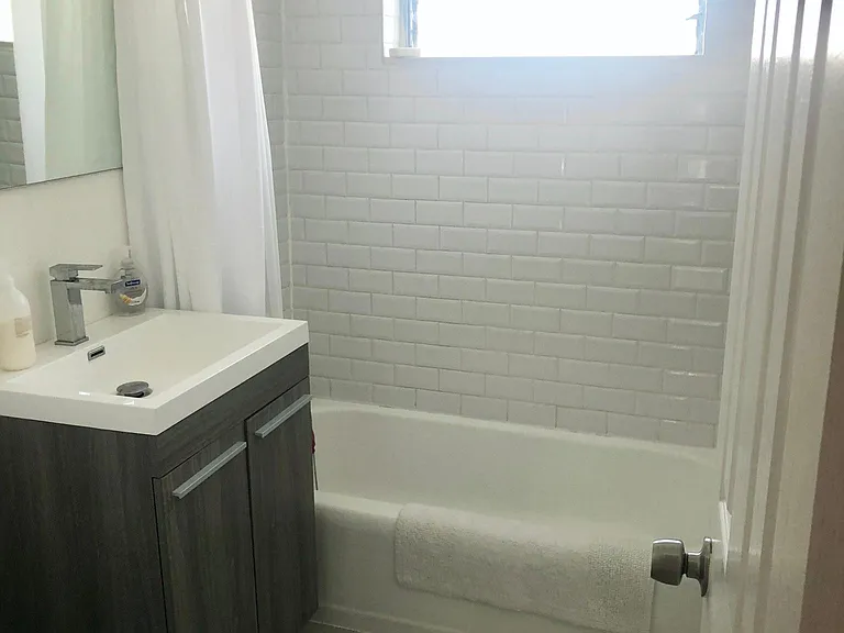 2201 NE 14th Ave #9 — Photo 5
