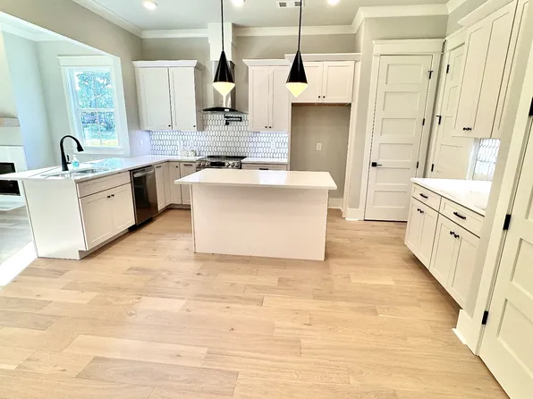 542A Starliner Dr, Nashville, TN 37209