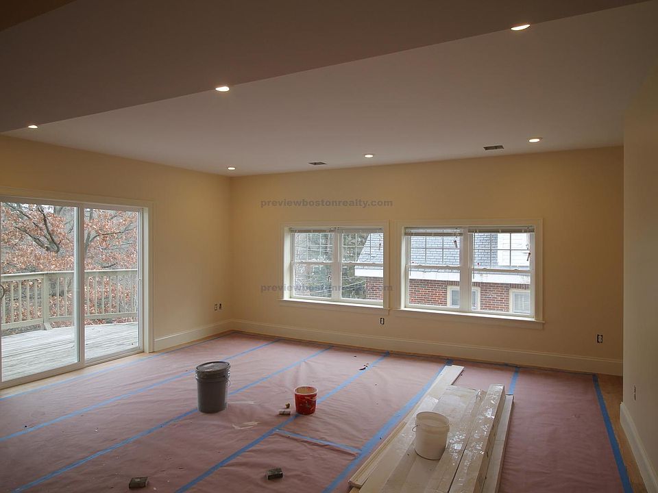 2nd image of 10 Bennington St #T2