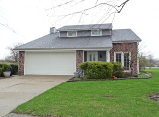 5208 N Austin Dr, Muncie, IN 47304