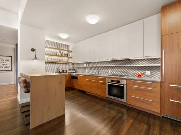 257 West 17th Street 2B image 3 of 9