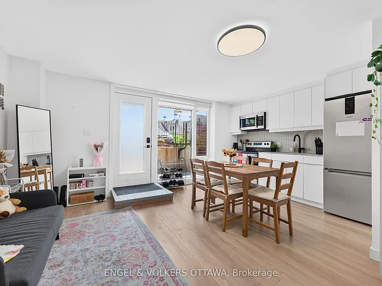 117 Carruthers Ave #D — Photo 4