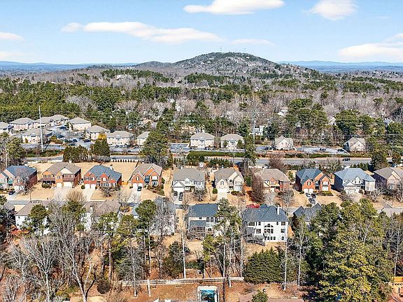 2nd image of 3316 Keenland Rd