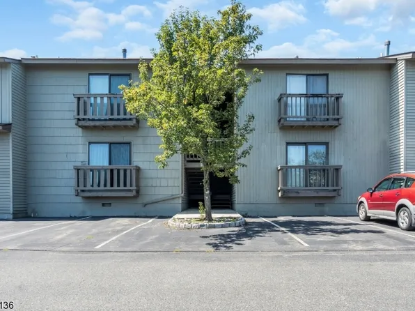1405 Spruce Hills Dr, Glen Gardner Boro, NJ 08826