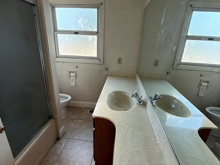 2250 22nd Ave — Photo 3