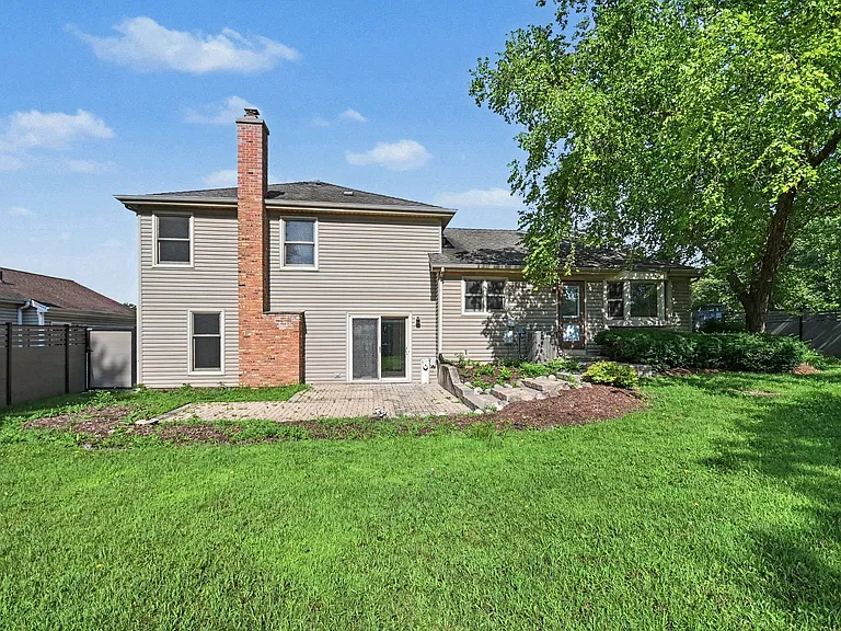 5195 Castaway Ln — Photo 24