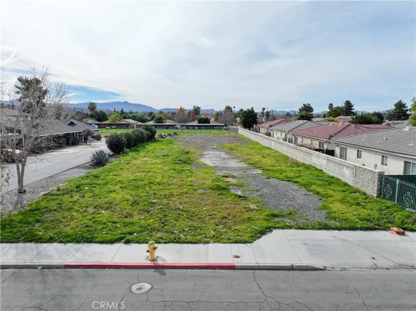 126 E 6th St #1, San Jacinto, CA 92583