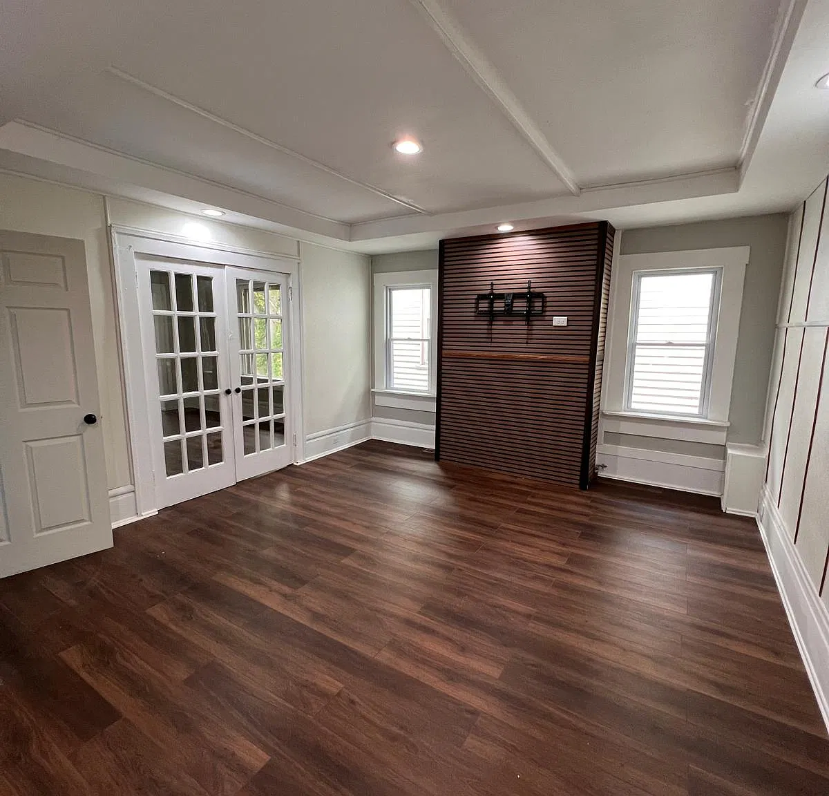 3 bed, 1200 sqft, $1,500 — Photo 1
