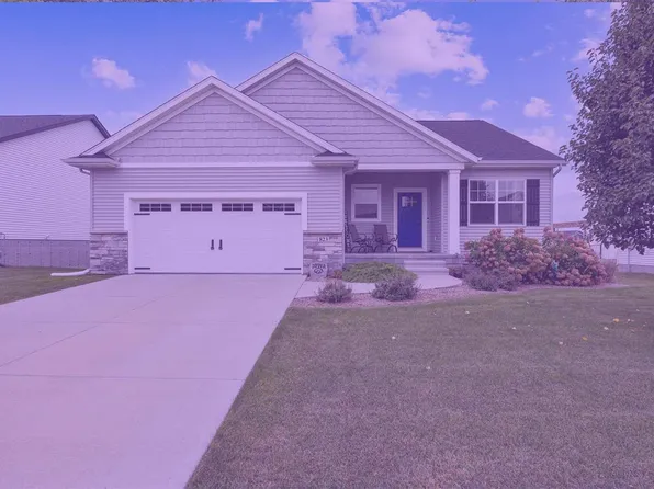 823 Flight Dr, Marion, IA 52302