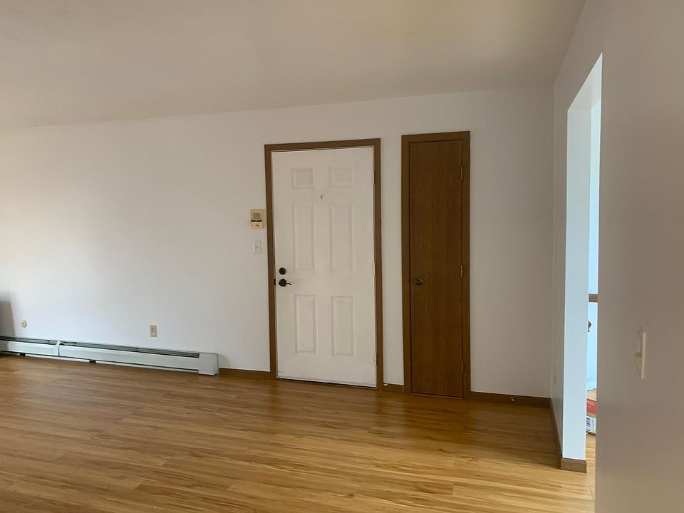 1st image of 810 Pearson Cir