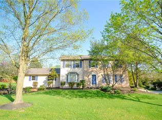 3727 Vale View Dr, Allentown, PA 18103