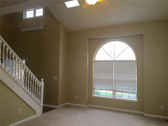 3rd image of 7820 Almond Dr