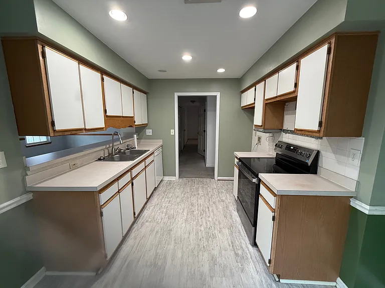 3813 Sterncroft Dr — Photo 18