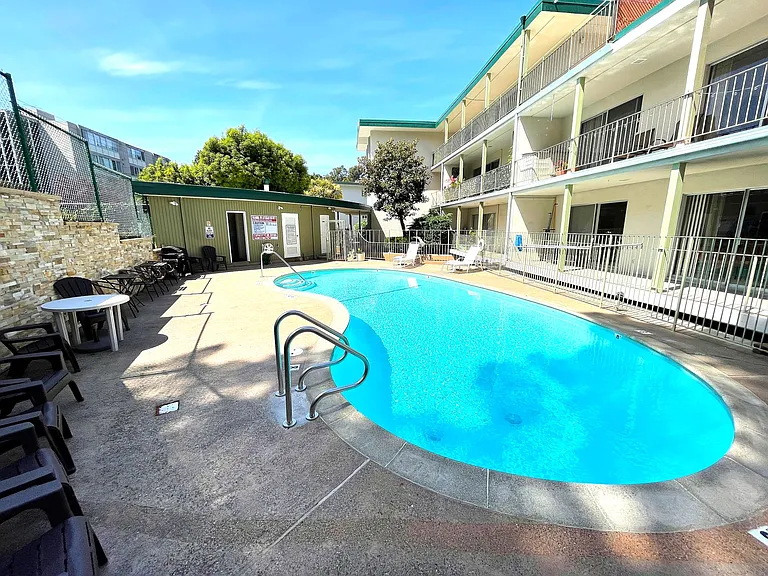 15 Mulberry Ct — Photo 2