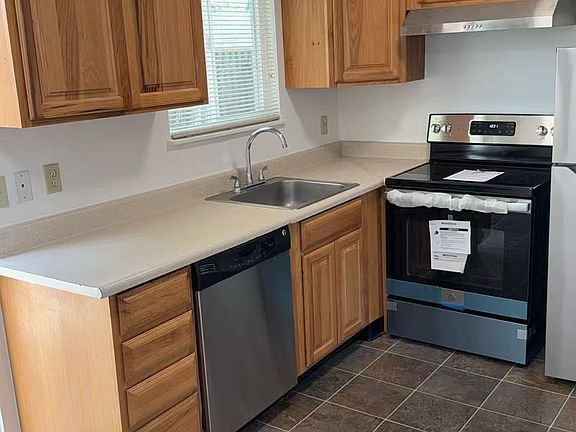 3rd image of 3416 SE 111th Ave #3416