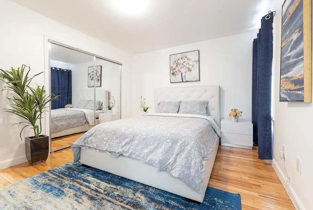 2 bed, 1000 sqft, $3,700 — Photo 1