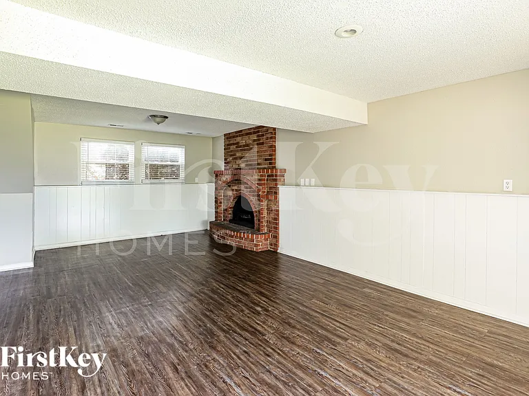 8418 NW 68th St — Photo 3