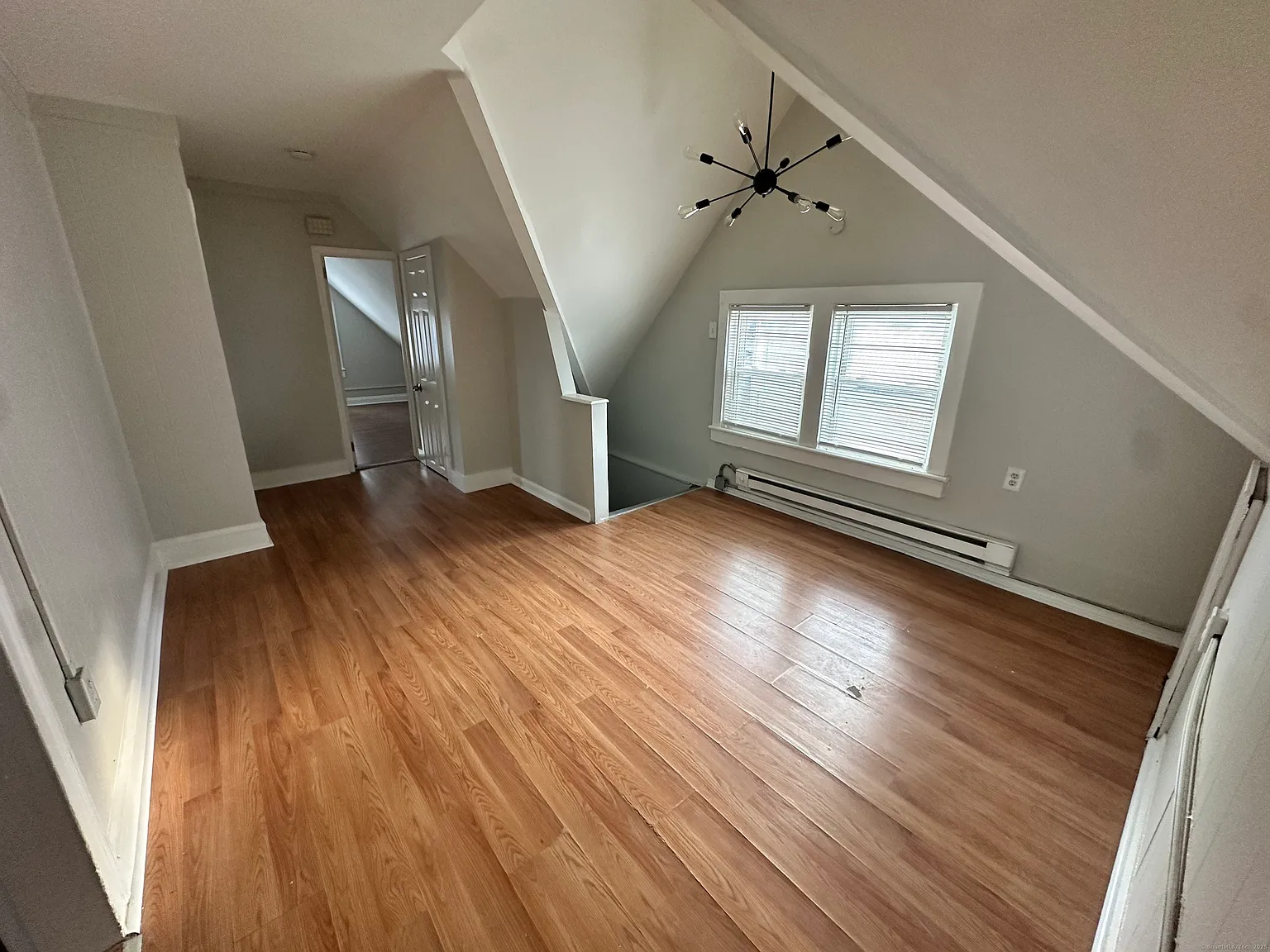 3 bed, 1000 sqft, $2,250 — Photo 2